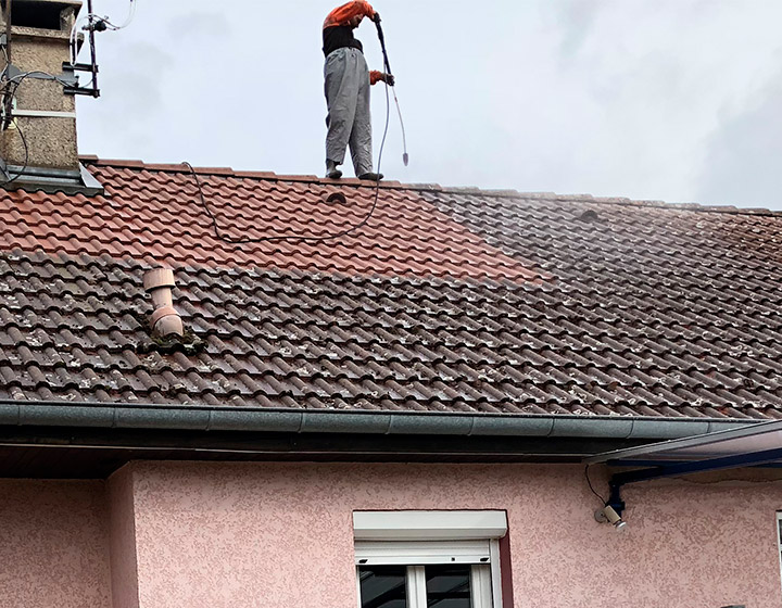 Nettoyage de toiture en Bourgogne-Franche-Comté - Entretien Toiture